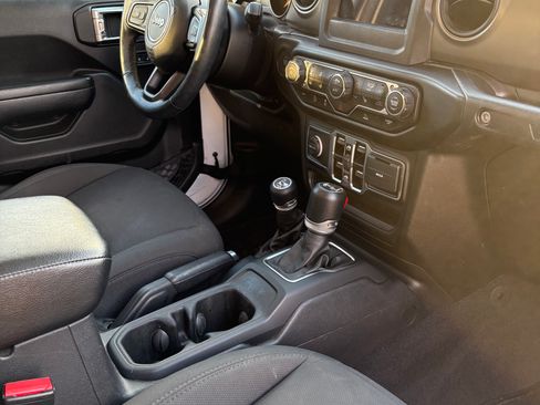 Used 2021 Jeep Wrangler Unlimited Sport image 8