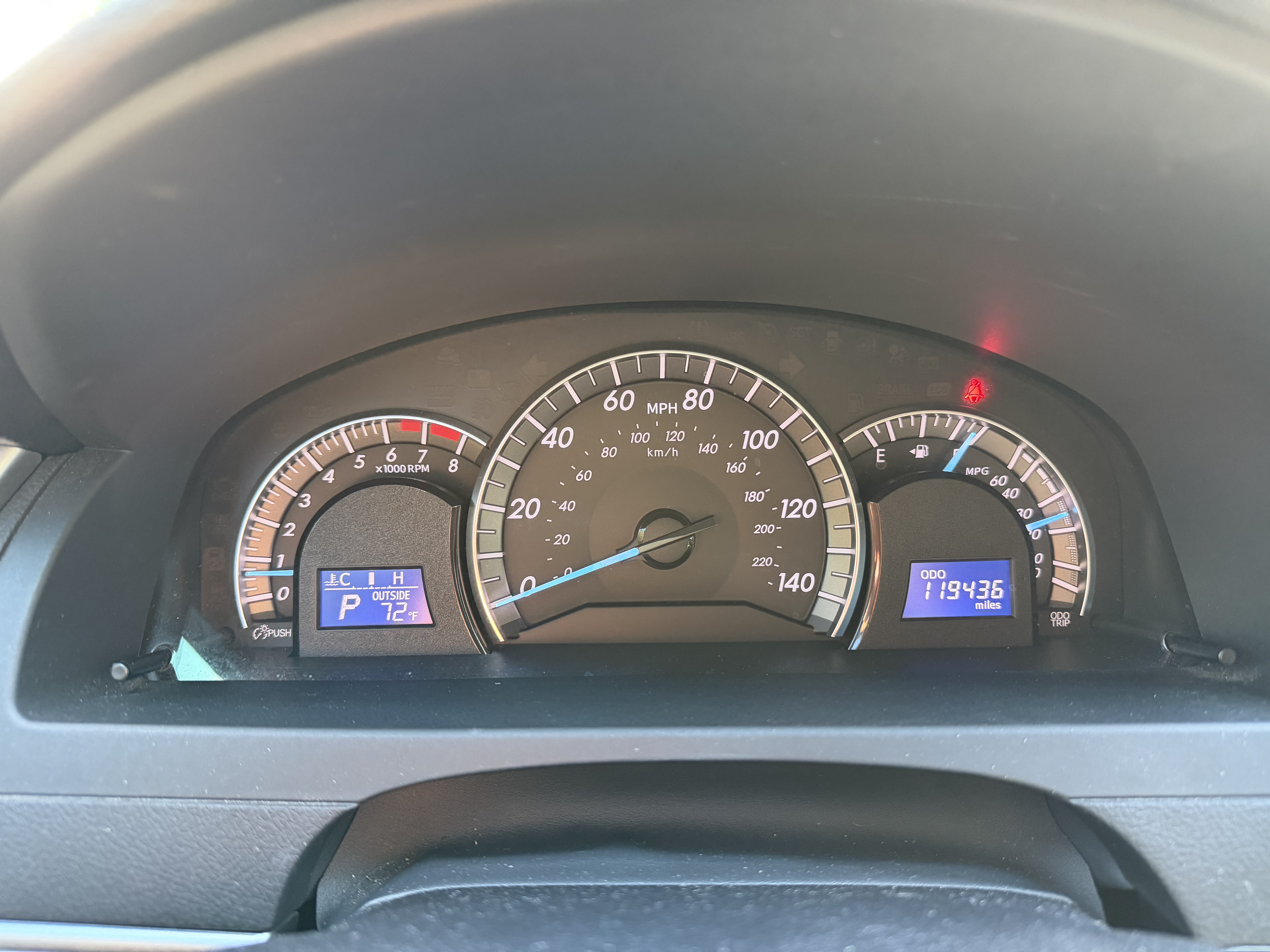 Used 2012 Toyota Camry SE FWD image 13