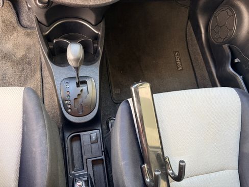 Used 2013 Toyota Yaris LE image 22