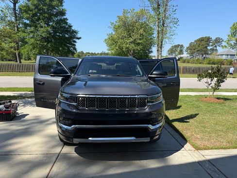 Used 2024 Jeep Grand Wagoneer L 4WD image 14