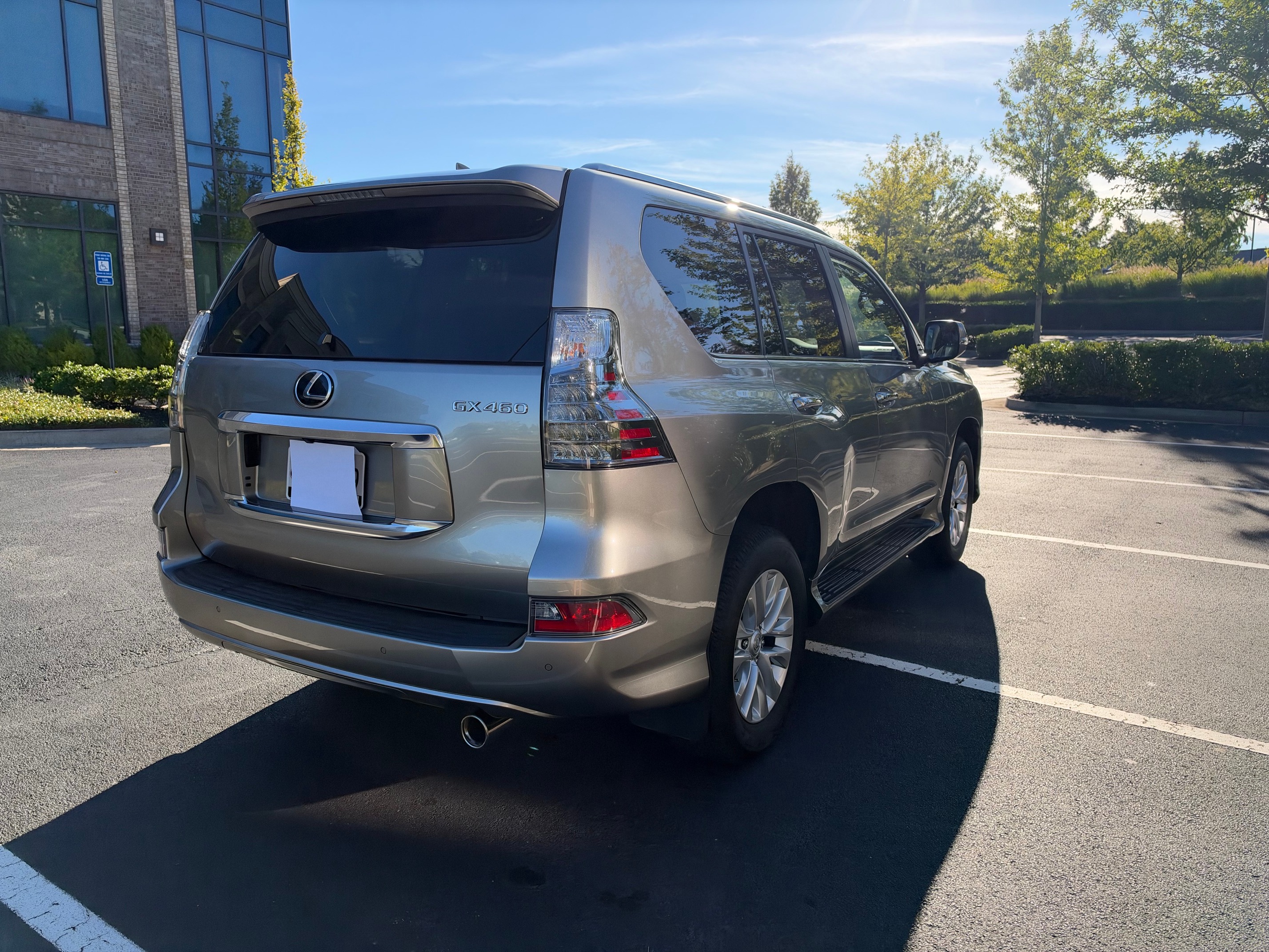 Used 2022 Lexus GX 460 Premium w/ Premium Package AWD/4WD image 6