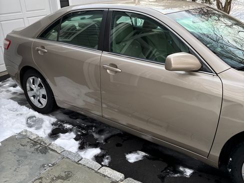 Used 2009 Toyota Camry LE image 8