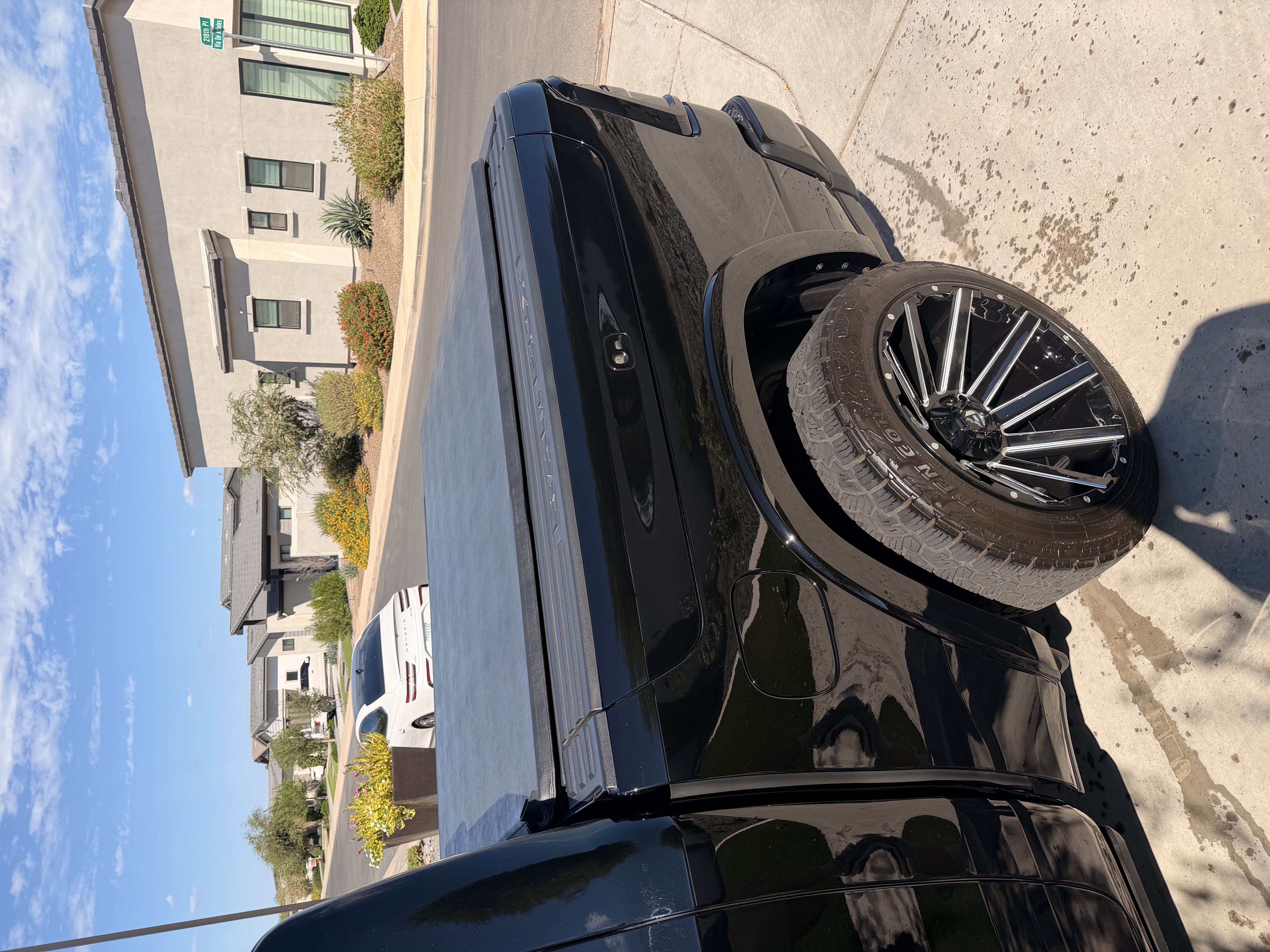 Used 2025 RAM 1500 Limited w/ Trailer Tow Group AWD/4WD image 17
