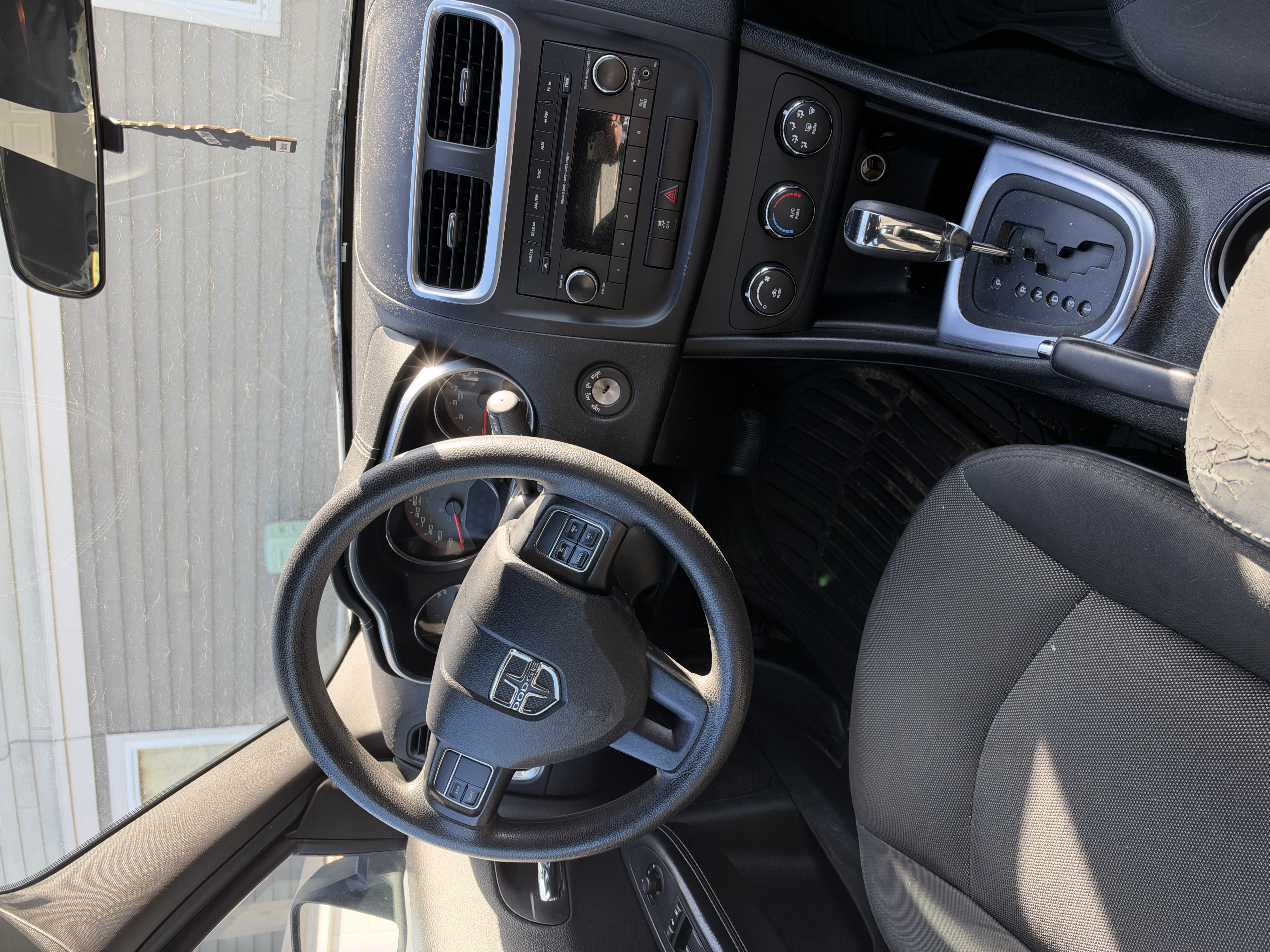 Used 2014 Dodge Avenger SE FWD image 6