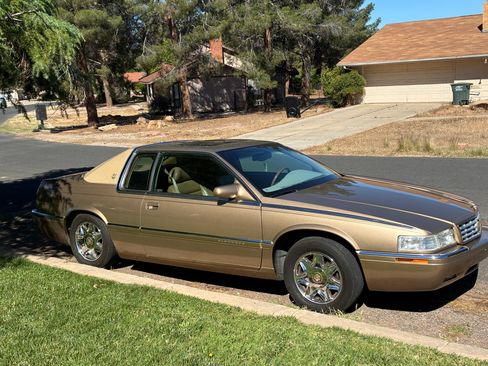 Used 1999 Cadillac Eldorado w/ Comfort/Convenience Pkg FWD image 18