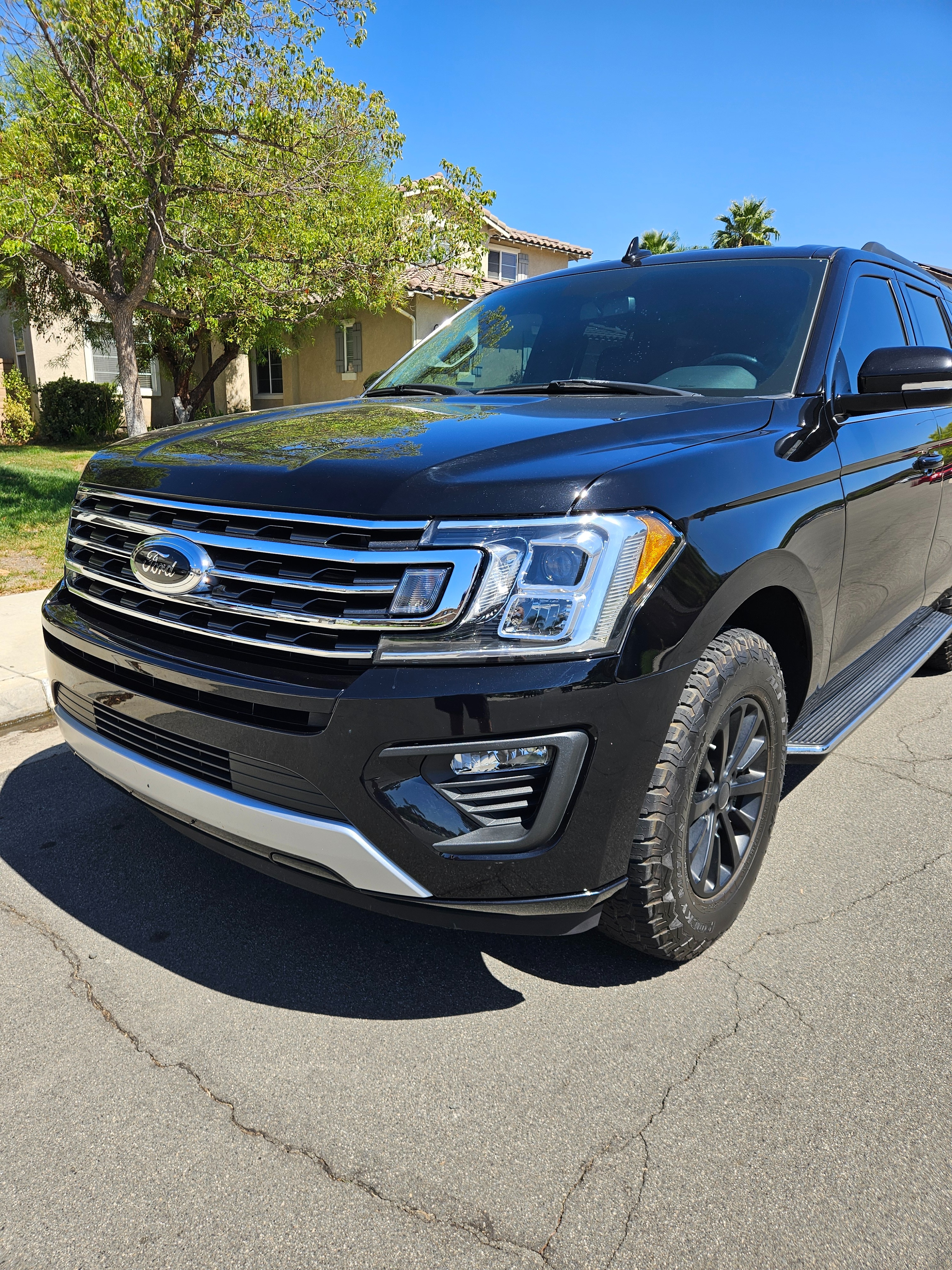 Used 2019 Ford Expedition XLT w/ Equipment Group 202A RWD image 1