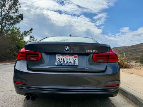 Used 2017 BMW 330i Sedan RWD image 9