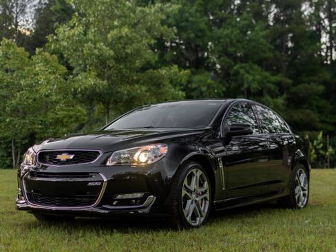 Used 2017 Chevrolet SS RWD image 1