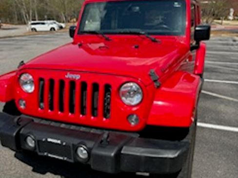 Used 2015 Jeep Wrangler Unlimited Rubicon w/ Dual Top Group image 5