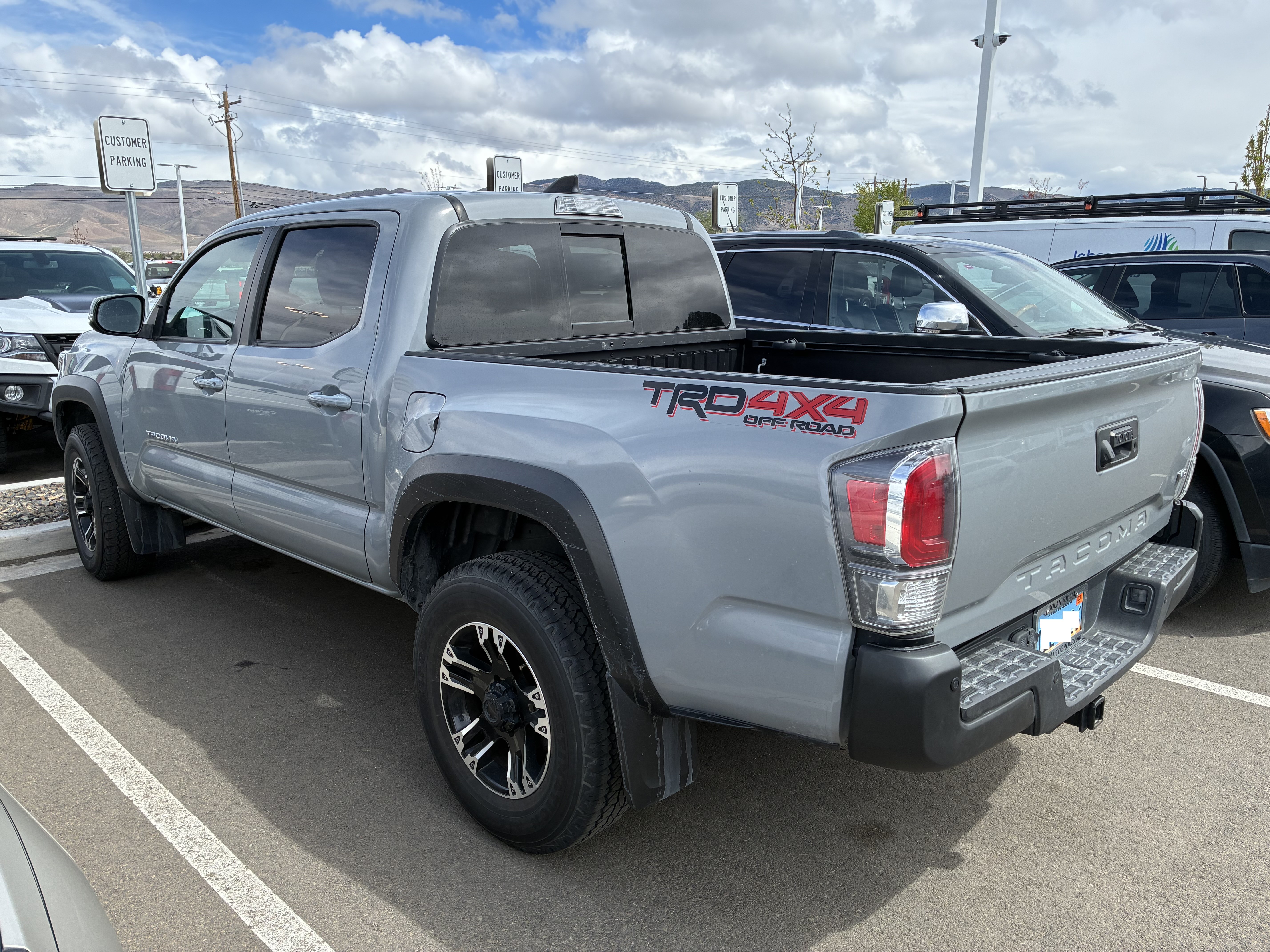 Used 2020 Toyota Tacoma TRD Off-Road w/ Technology Package AWD/4WD image 8
