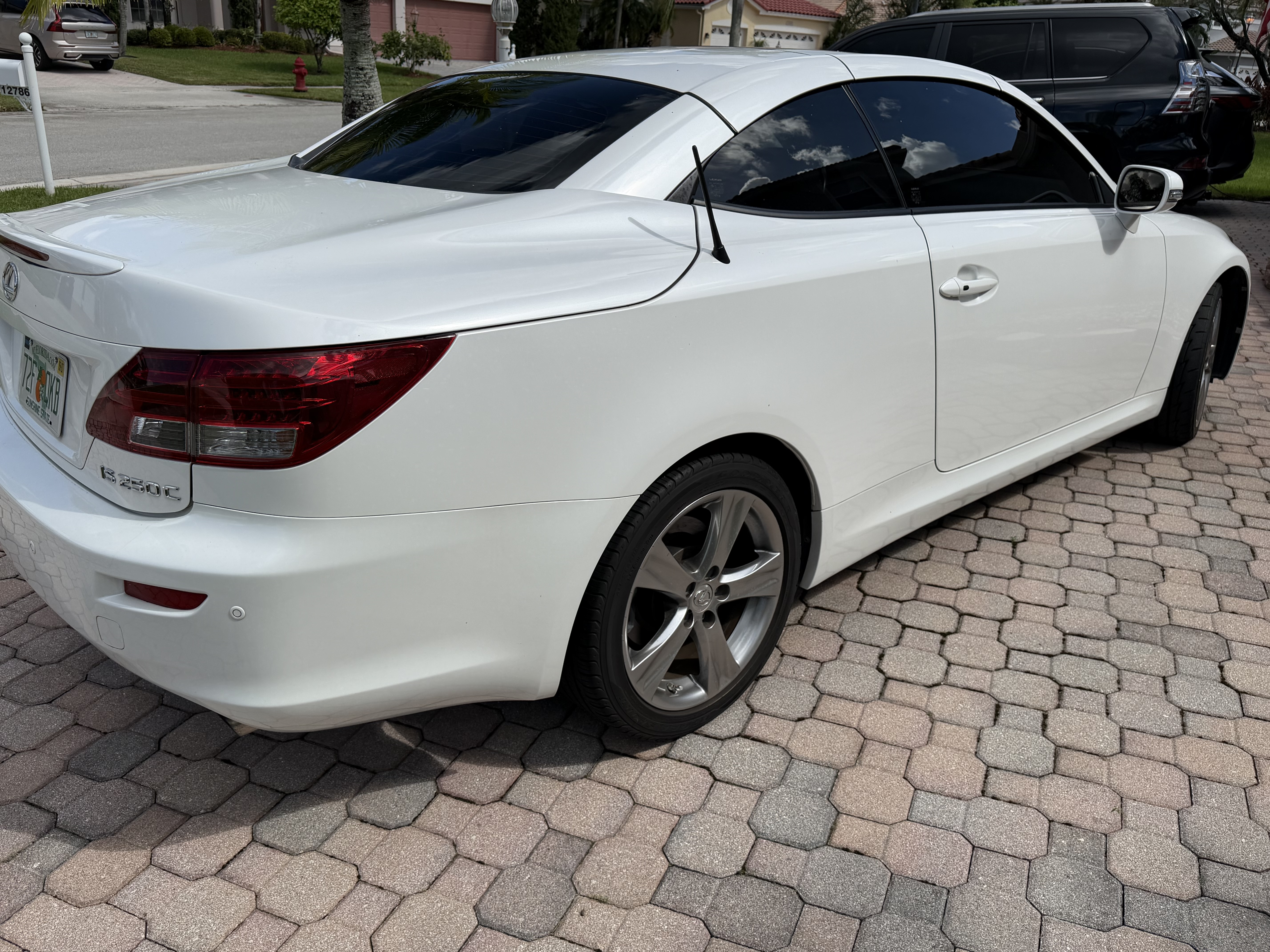 Used 2012 Lexus IS 250C w/ Luxury Pkg RWD image 4