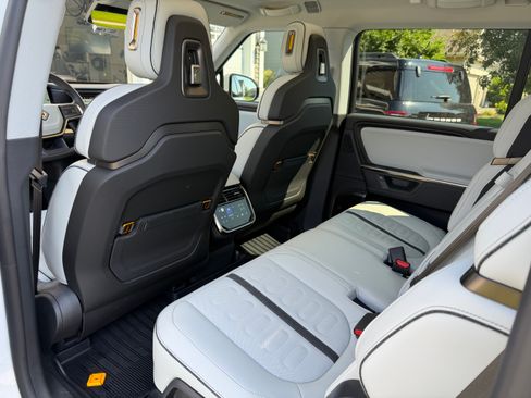 Used 2025 Rivian R1S Adventure AWD/4WD image 9