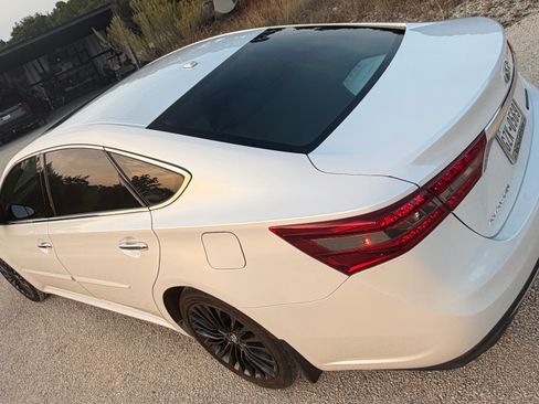 Used 2016 Toyota Avalon Touring image 4