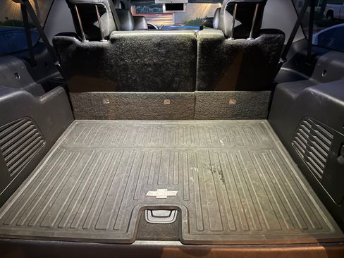 Used 2019 Chevrolet Suburban LT image 12