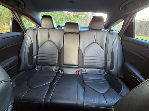 Used 2019 Toyota Avalon Touring image 16