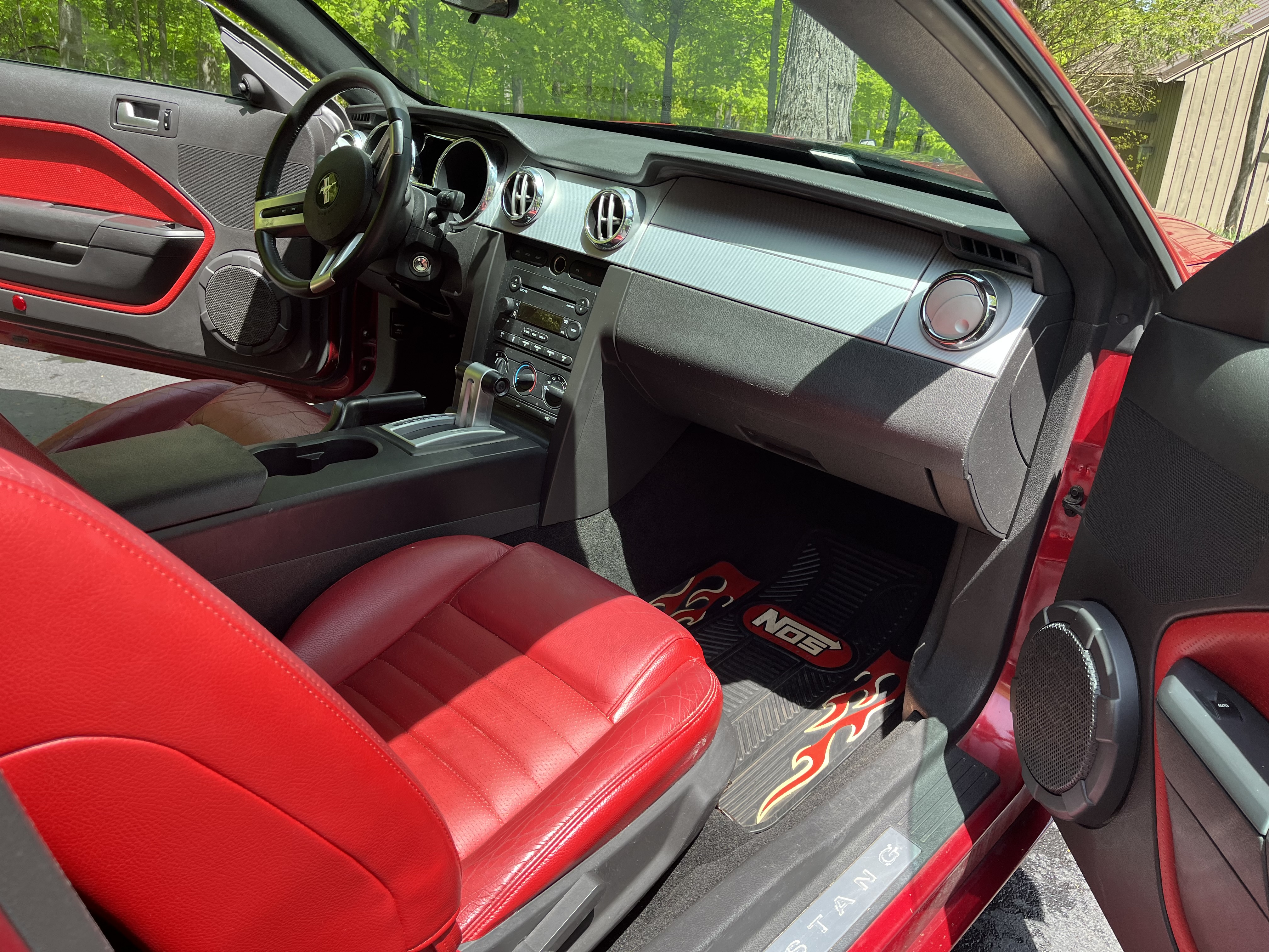Used 2005 Ford Mustang GT Premium RWD image 11