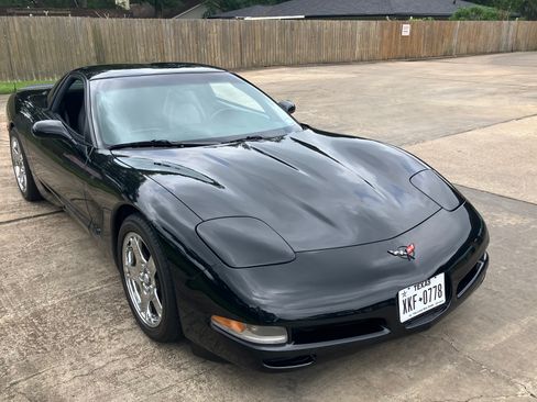 Used 1999 Chevrolet Corvette Coupe w/ Lighting Pkg RWD image 6