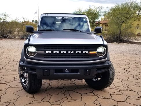 Used 2022 Ford Bronco Black Diamond image 5