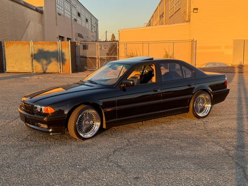Used 2000 BMW 740i RWD image 1