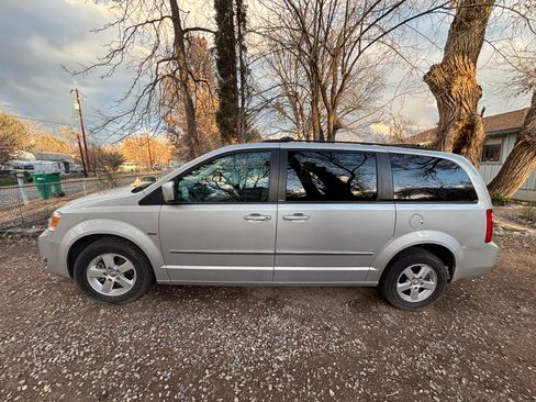 Used 2010 Dodge Grand Caravan SXT w/ Entertainment Group 2 image 1