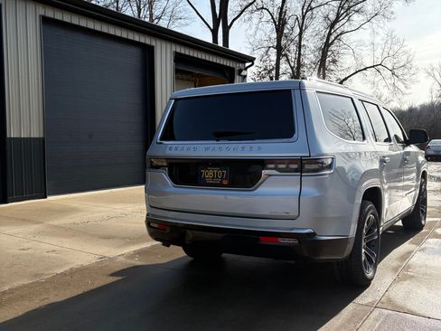 Used 2022 Jeep Grand Wagoneer Series I image 2