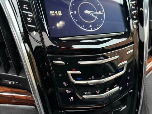 Used 2015 Cadillac Escalade Premium image 22