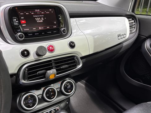 Used 2016 FIAT 500X Lounge image 8