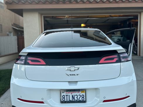 Used 2014 Chevrolet Volt Premium w/ Premium Trim Package image 12