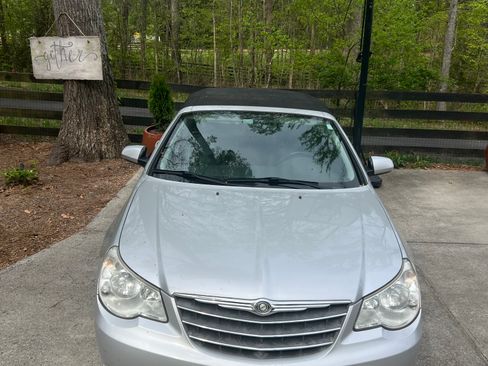 Used 2010 Chrysler Sebring Touring w/ Special Touring Group image 12