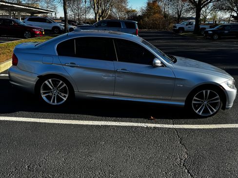 Used 2011 BMW 335i xDrive Sedan image 9