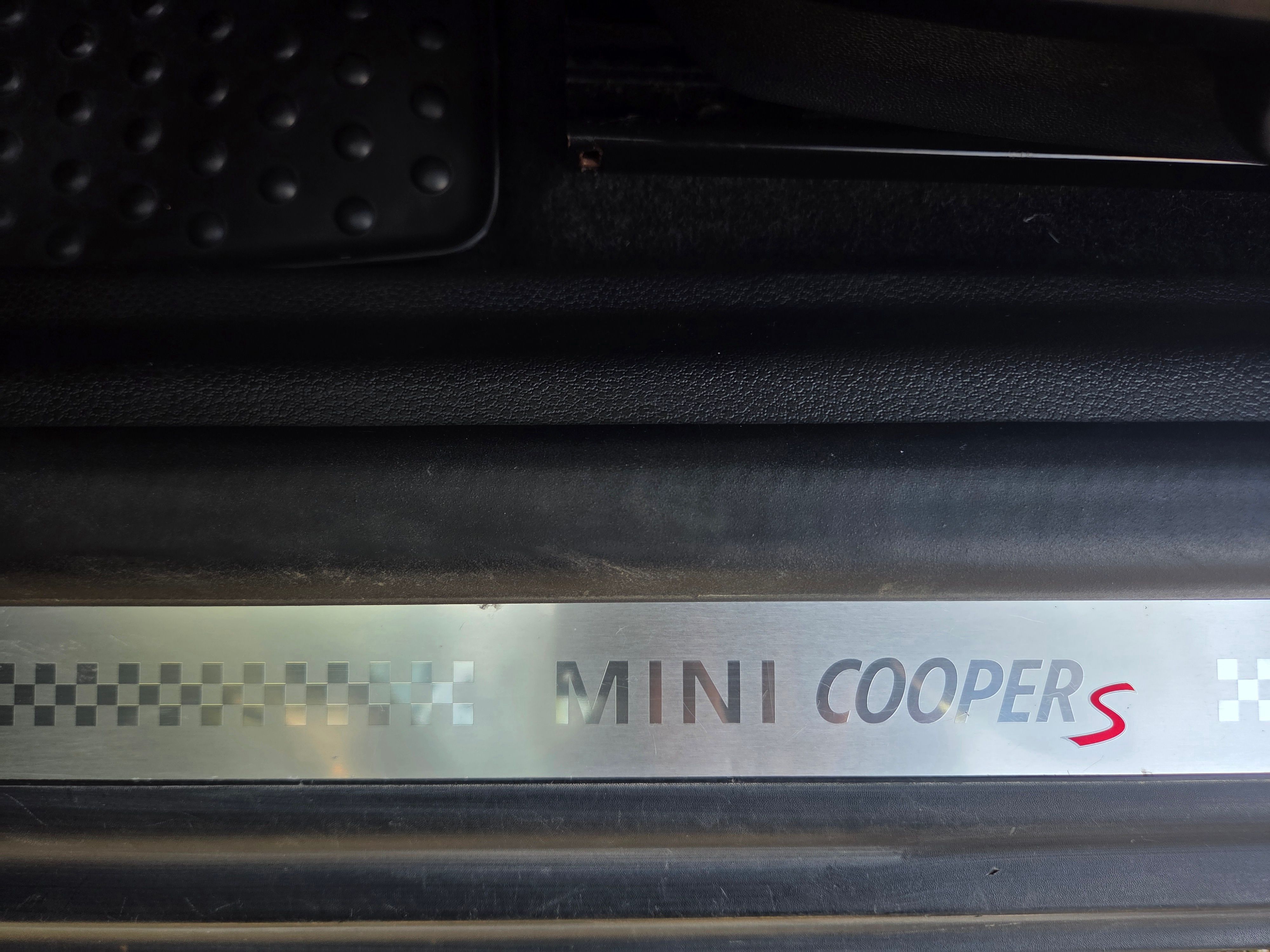 Used 2010 MINI Cooper S FWD image 6