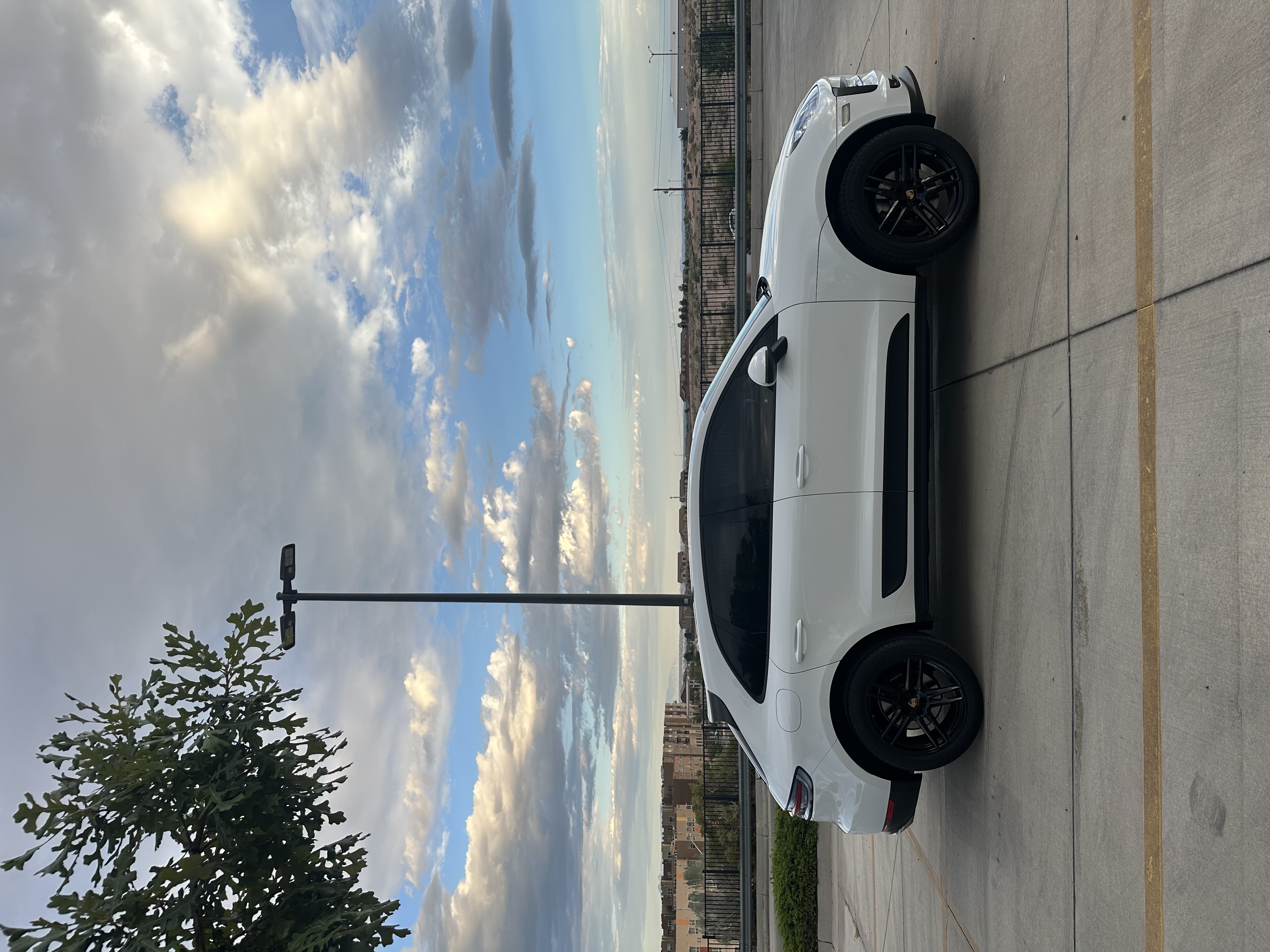 Used 2020 Porsche Macan AWD/4WD image 6