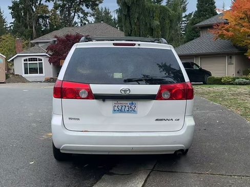 Used 2006 Toyota Sienna CE image 3