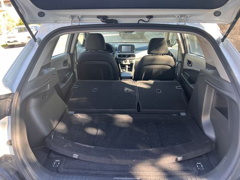 Used 2020 Hyundai Kona SE w/ Cargo Package image 6