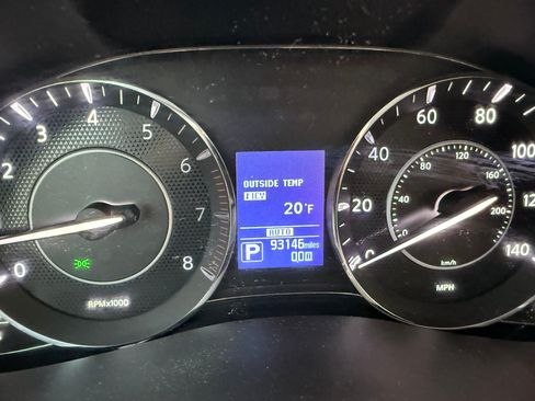 Used 2019 Nissan Armada Platinum w/ Captain's Chairs Package image 11