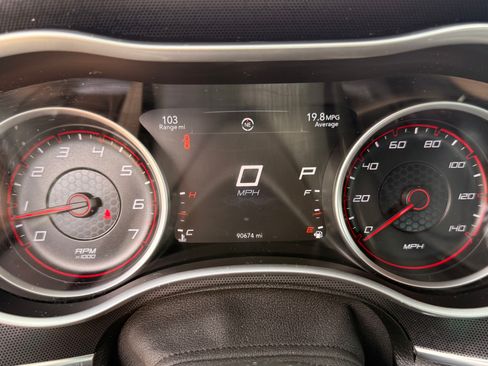 Used 2016 Dodge Charger SXT RWD image 12