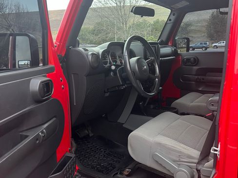 Used 2008 Jeep Wrangler Unlimited Rubicon w/ PWR Convenience Group image 10