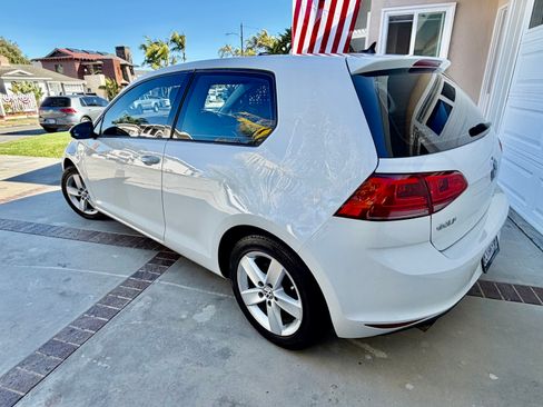 Used 2015 Volkswagen Golf S FWD image 4