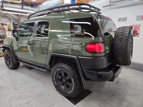 Used 2011 Toyota FJ Cruiser 4WD w/ Trail Teams Special Edition image 11