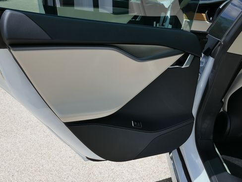 Used 2018 Tesla Model S 75D AWD/4WD image 29