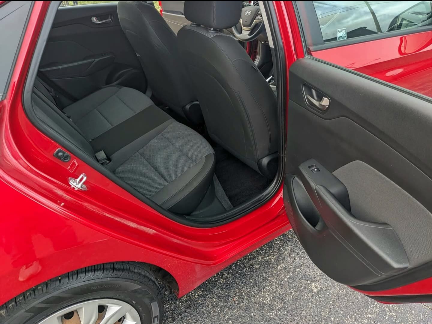 Used 2020 Hyundai Accent SE FWD image 11