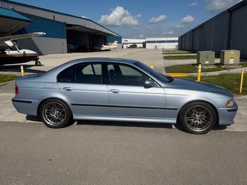 Used 2000 BMW M5 RWD image 2