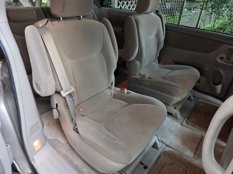 Used 2006 Toyota Sienna LE w/ LE Pkg 4 FWD image 4
