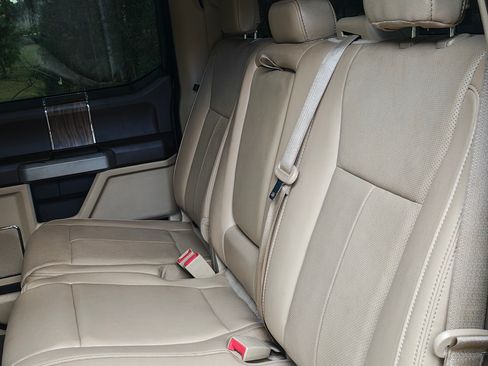 Used 2018 Ford F150 Lariat image 16