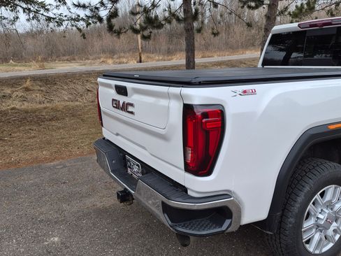 Used 2022 GMC Sierra 2500 SLT w/ SLT Convenience Package AWD/4WD image 9