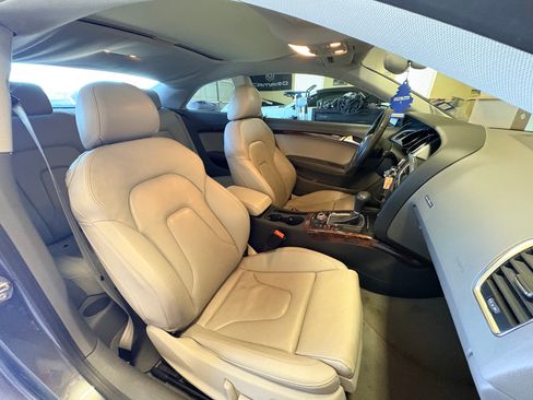 Used 2010 Audi A5 2.0T Premium Plus w/ Premium Plus Pkg image 11
