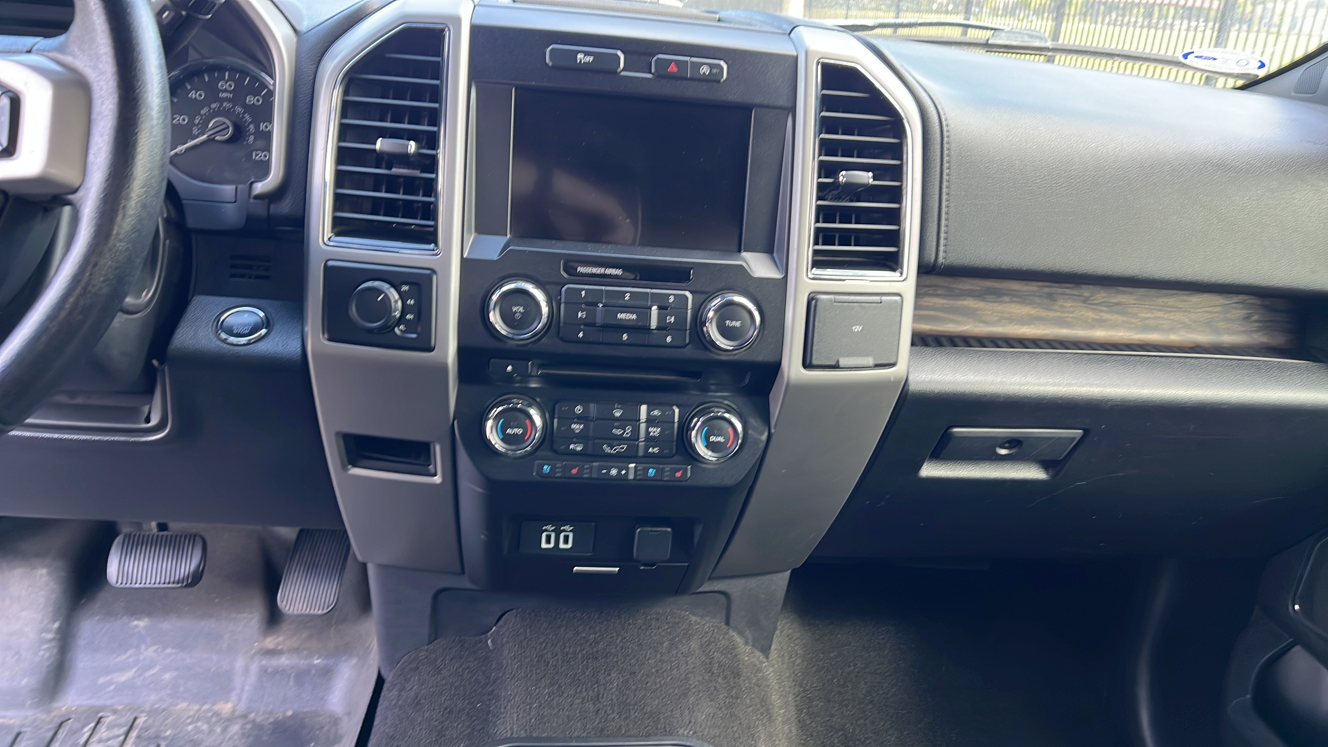 Used 2018 Ford F150 Lariat AWD/4WD image 11