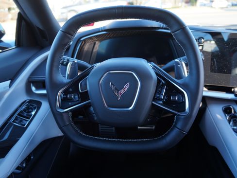 Used 2022 Chevrolet Corvette Stingray Preferred Cpe w/ Engine Appearance Package RWD image 12