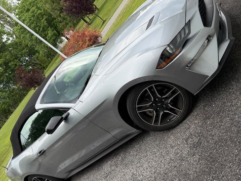 Used 2020 Ford Mustang Premium RWD image 11