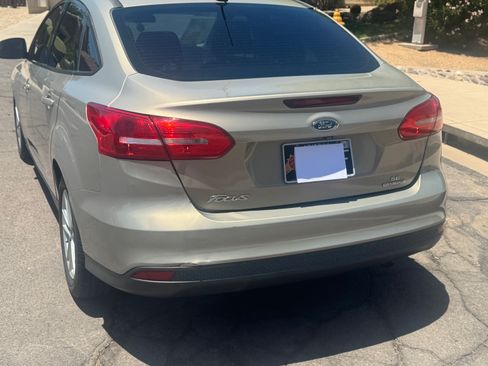 Used 2015 Ford Focus SE FWD image 11